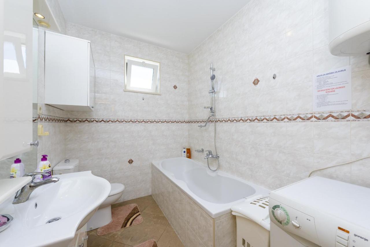Apartment Tija Two Bedroom Apartment With Balcony And Partial Sea View دوبروفينك المظهر الخارجي الصورة